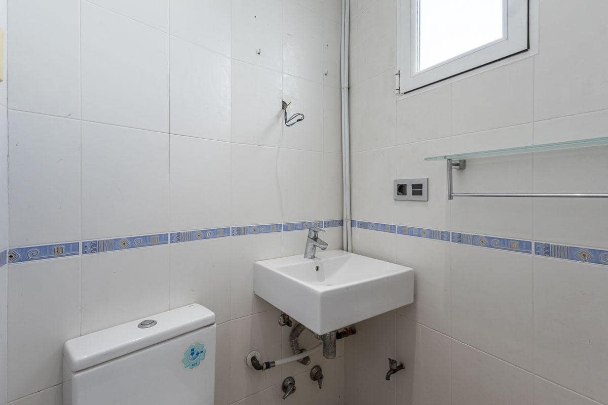 3 bedroom Flat for sale in Granada city - € 330,000 (Ref: 10155477)