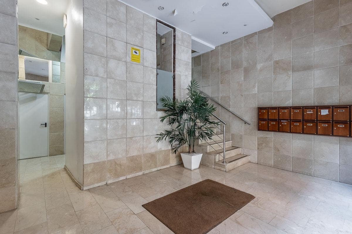 3 bedroom Flat for sale in Granada city - € 330,000 (Ref: 10155477)
