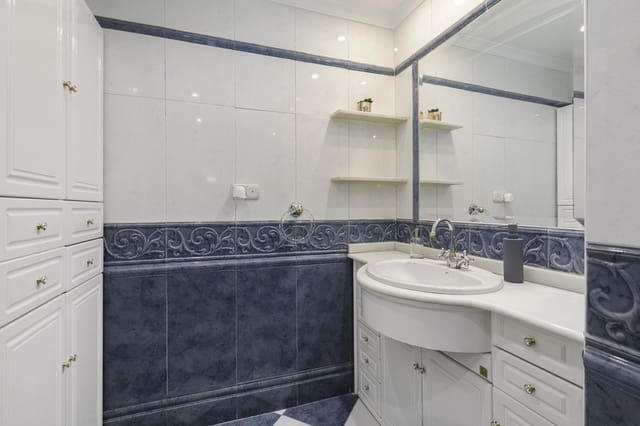 3 sypialnia Apartament na sprzedaż w Miasto Grenada - 365 000 € (Ref: 10155478)