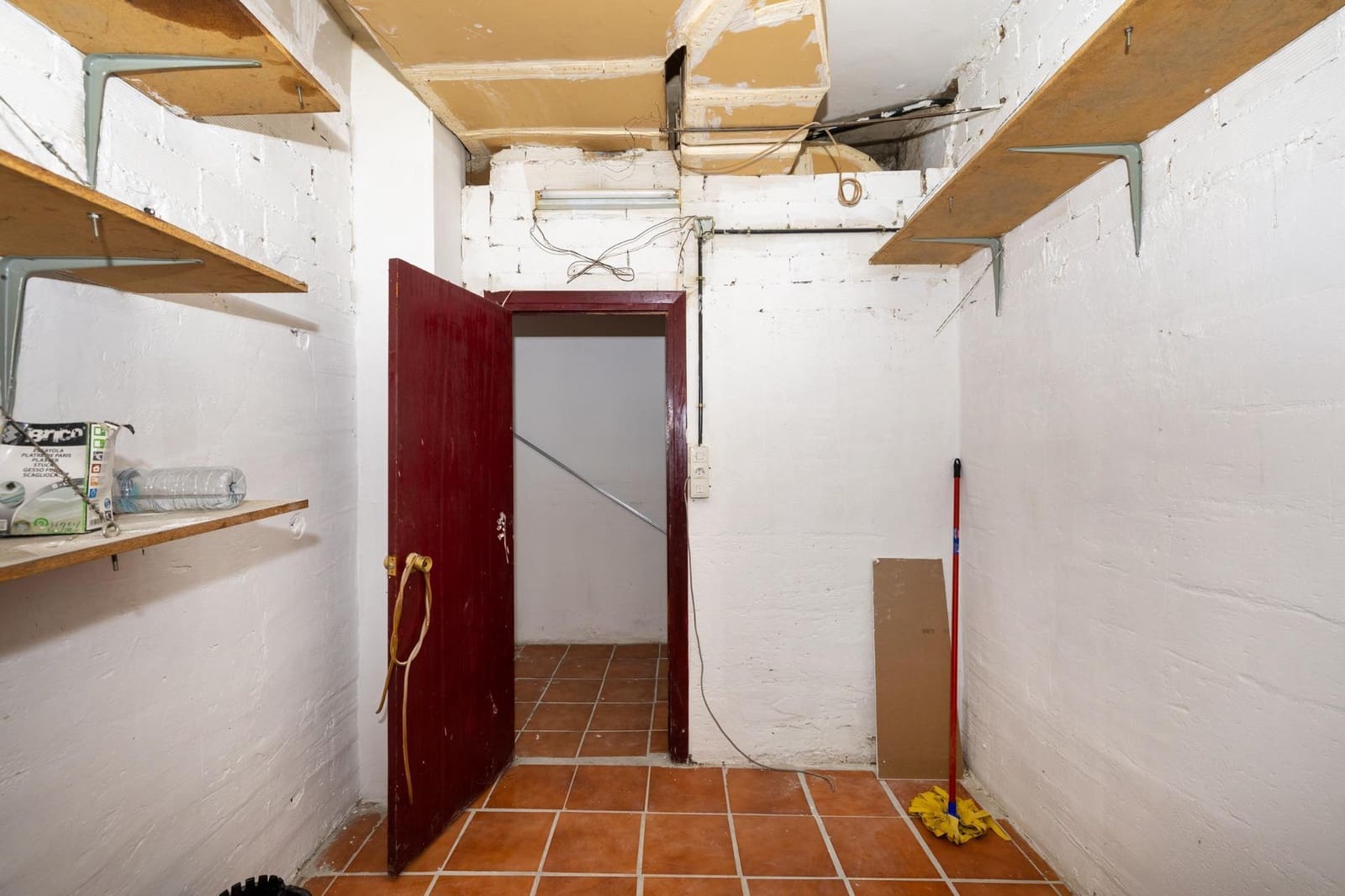 Kommersiell til salgs i Granada by - € 57 000 (Ref: 10155479)