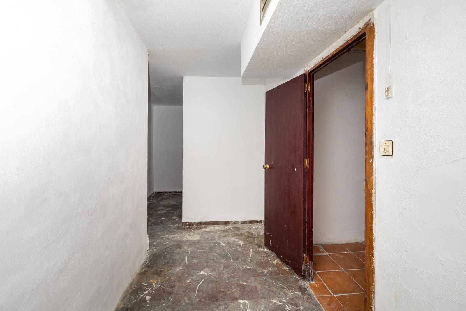 Kommersiell til salgs i Granada by - € 57 000 (Ref: 10155479)