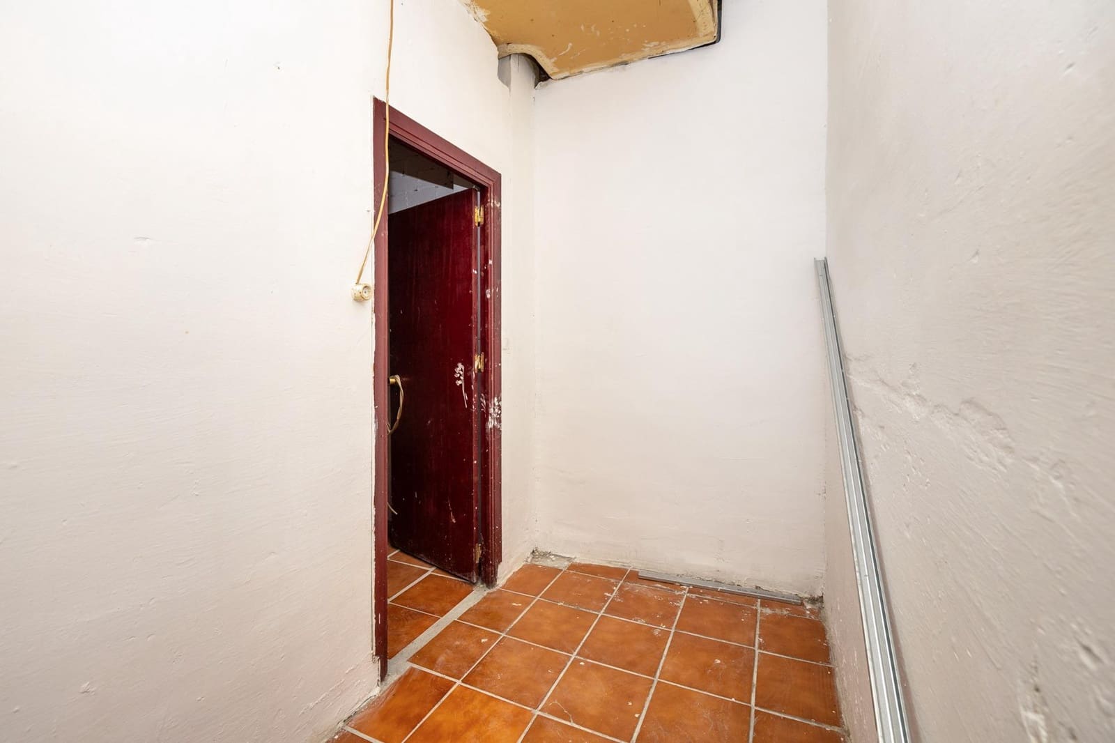 Kommersiell til salgs i Granada by - € 57 000 (Ref: 10155479)