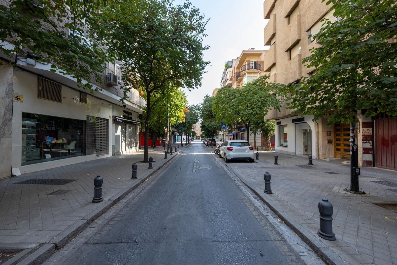 Kommersiell til salgs i Granada by - € 57 000 (Ref: 10155479)