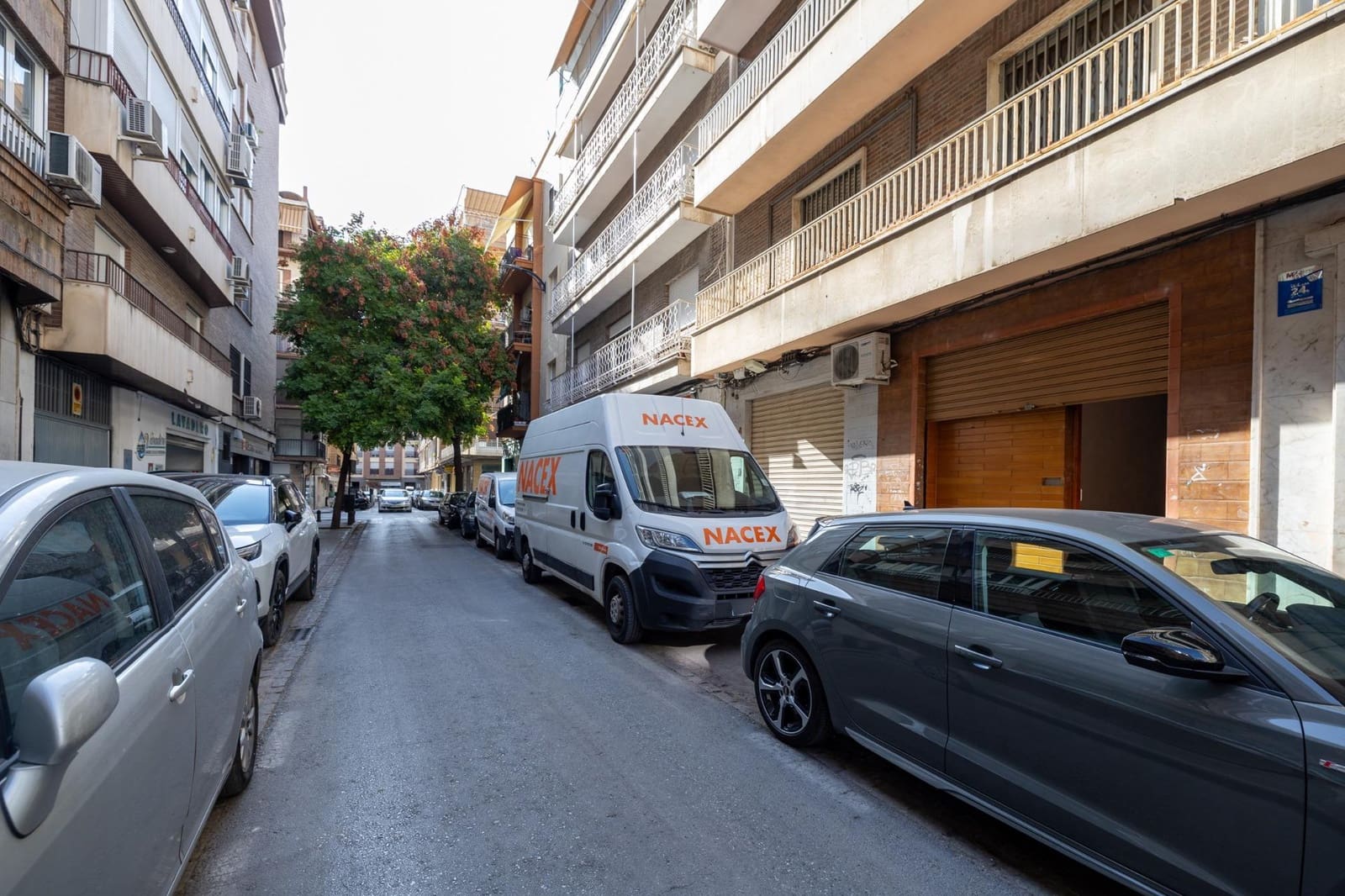 Kommersiell til salgs i Granada by - € 57 000 (Ref: 10155479)