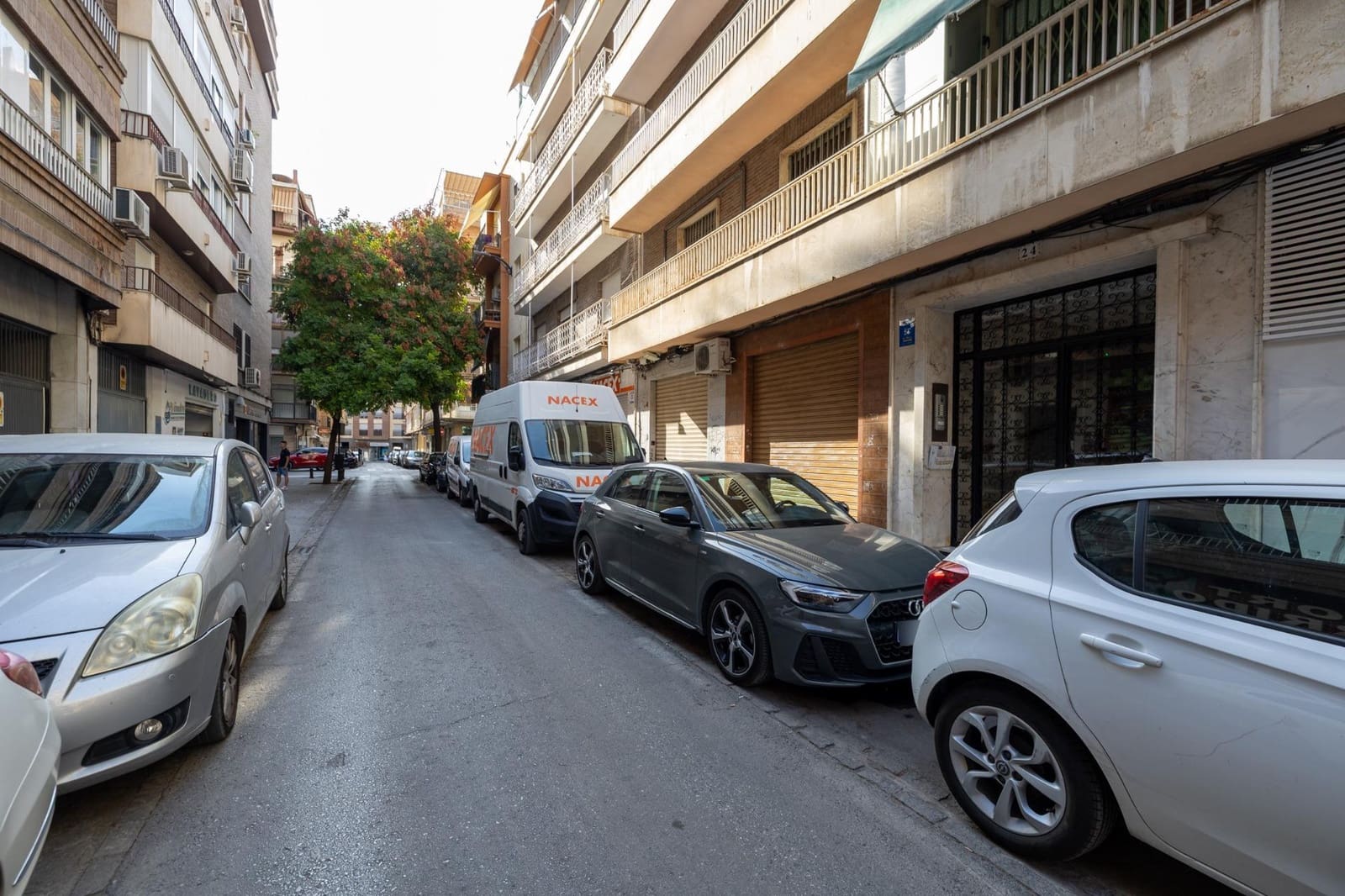 Kommersiell til salgs i Granada by - € 57 000 (Ref: 10155479)