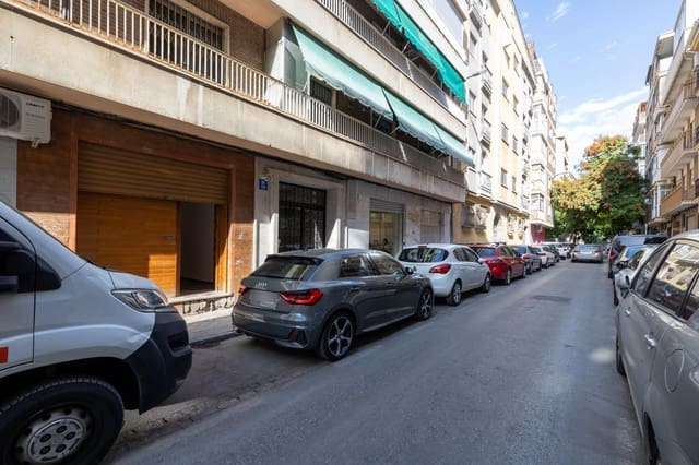 Kommersiell til salgs i Centro, Granada by - € 57 000 (Ref: 10155479)