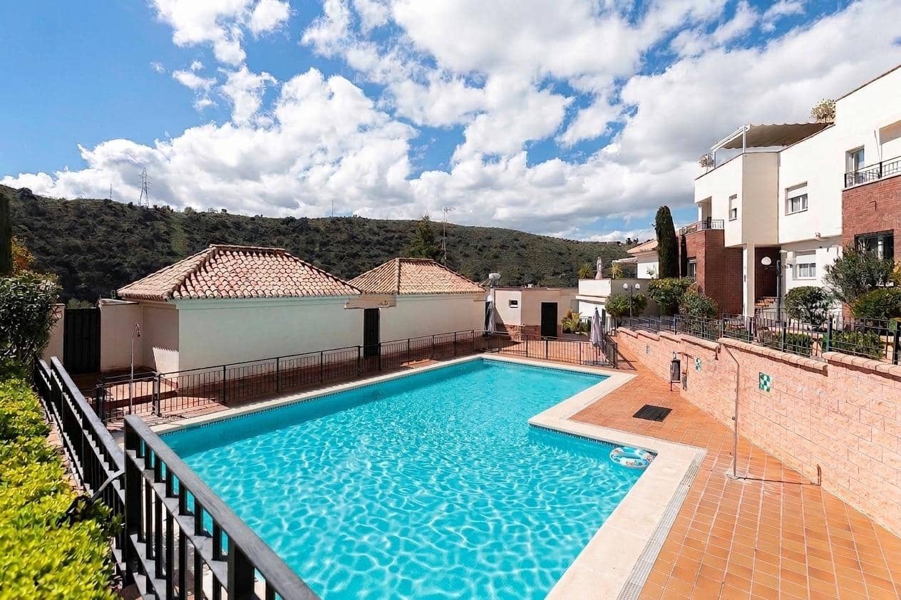 3 quarto Moradia em Banda para venda em Granada cidade com piscina garagem - 450 000 € (Ref: 10155481)