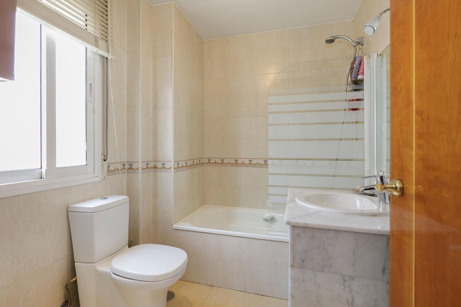 3 quarto Moradia em Banda para venda em Granada cidade com piscina garagem - 450 000 € (Ref: 10155481)