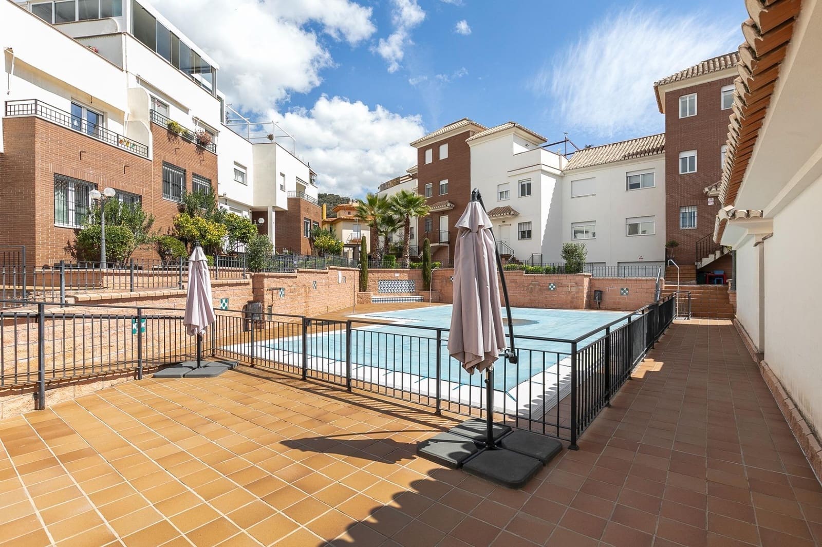 3 quarto Moradia em Banda para venda em Granada cidade com piscina garagem - 450 000 € (Ref: 10155481)