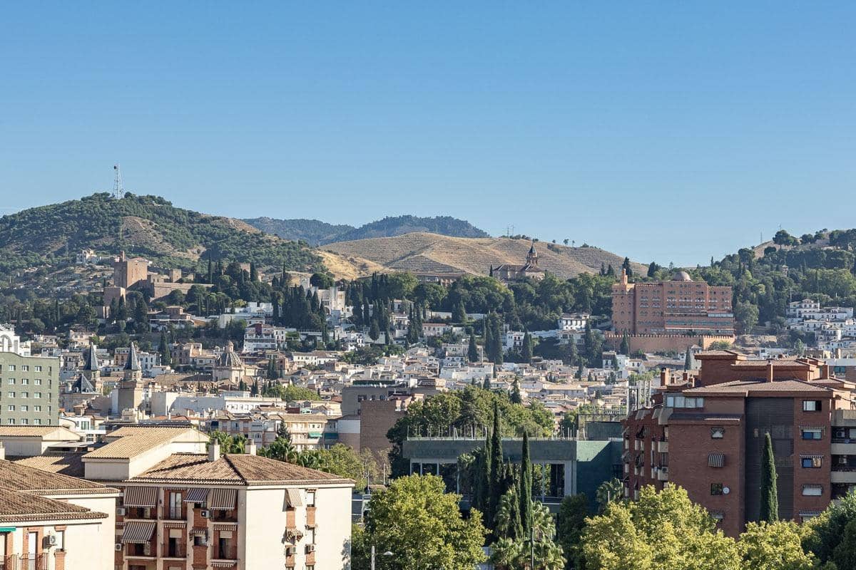 3 sovrum Lägenhet till salu i Granada stad med garage - 469 000 € (Ref: 10155484)