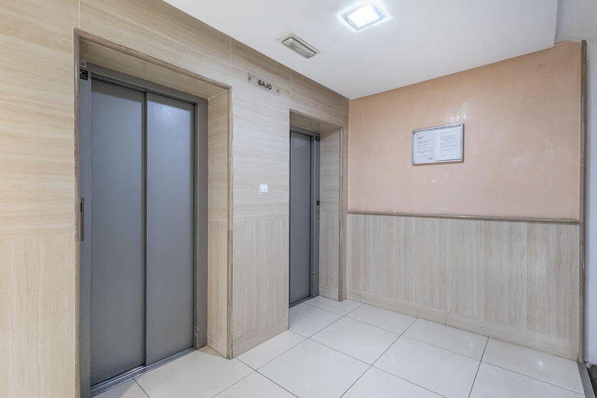 3 sovrum Lägenhet till salu i Granada stad med garage - 469 000 € (Ref: 10155484)