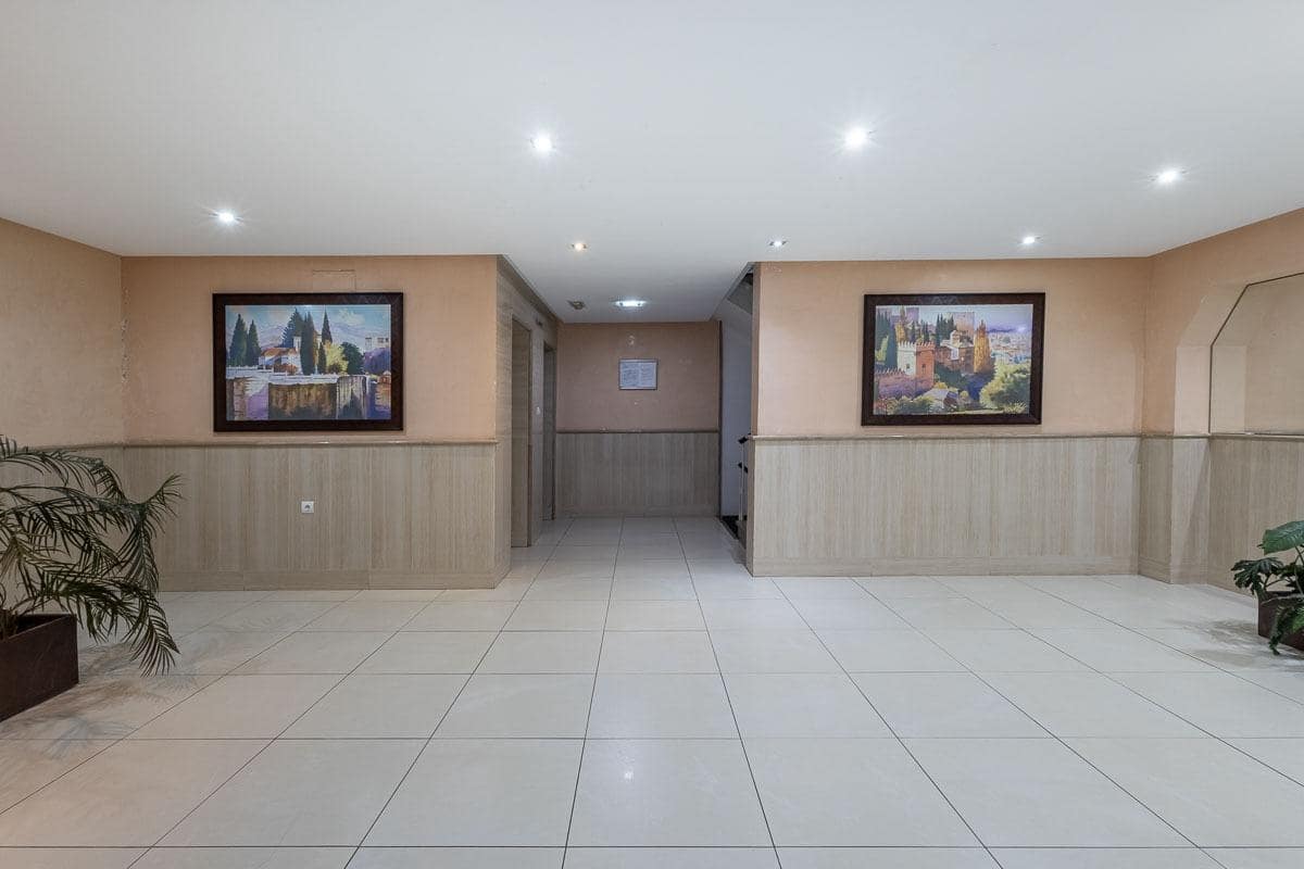 3 sovrum Lägenhet till salu i Granada stad med garage - 469 000 € (Ref: 10155484)