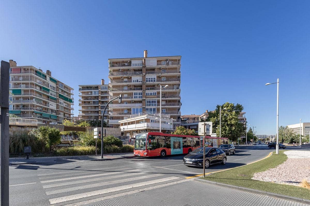 3 sovrum Lägenhet till salu i Granada stad med garage - 469 000 € (Ref: 10155484)