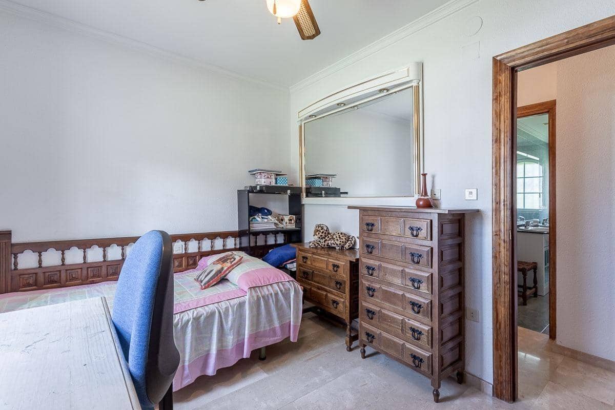 5 soverom Villa til salgs i Ogijares med svømmebasseng garasje - € 550 000 (Ref: 10155485)