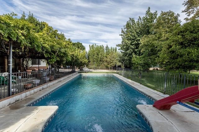 5 soverom Villa til salgs i Ogíjares med svømmebasseng garasje - € 550 000 (Ref: 10155485)