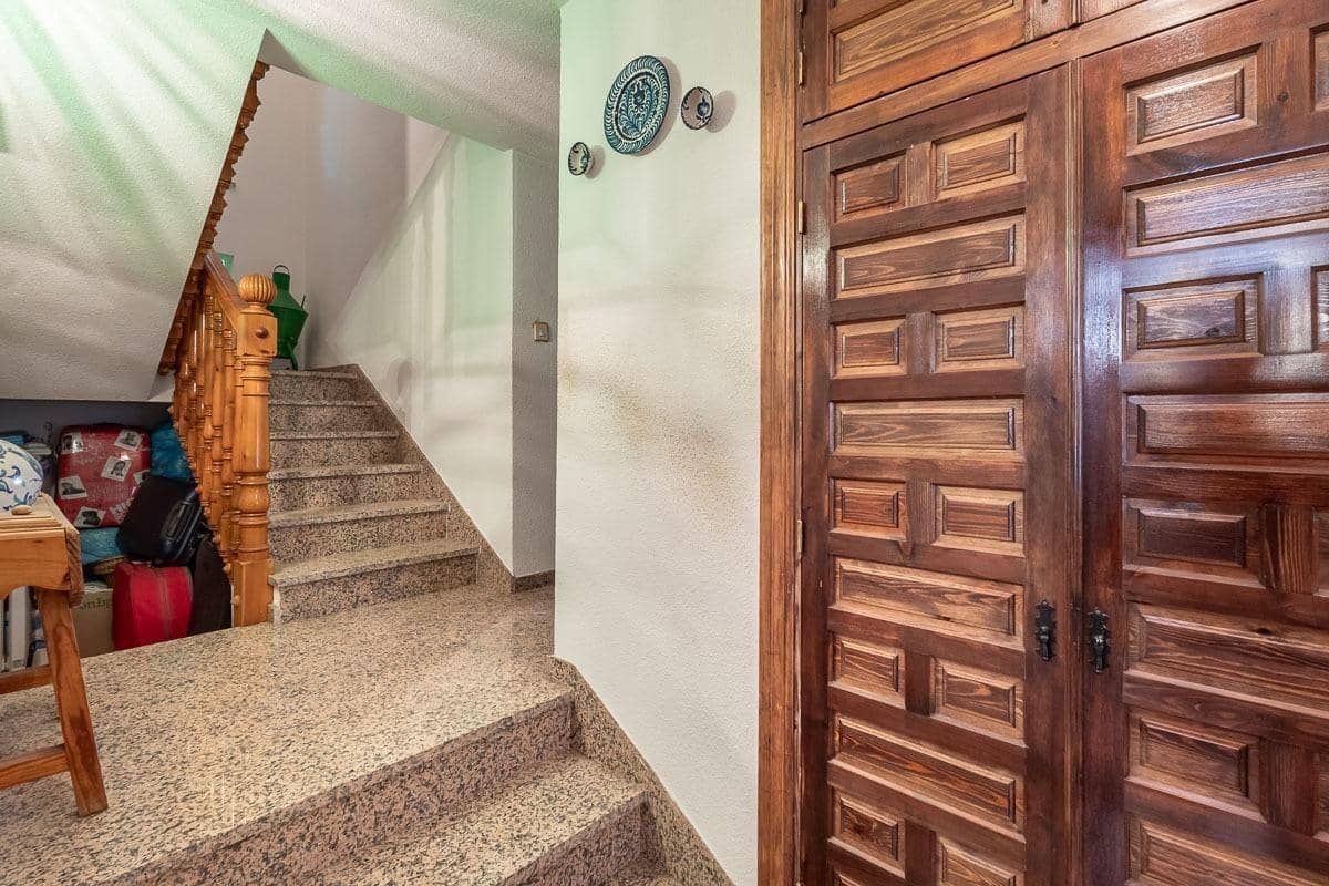 5 soverom Villa til salgs i Ogijares med svømmebasseng garasje - € 550 000 (Ref: 10155485)