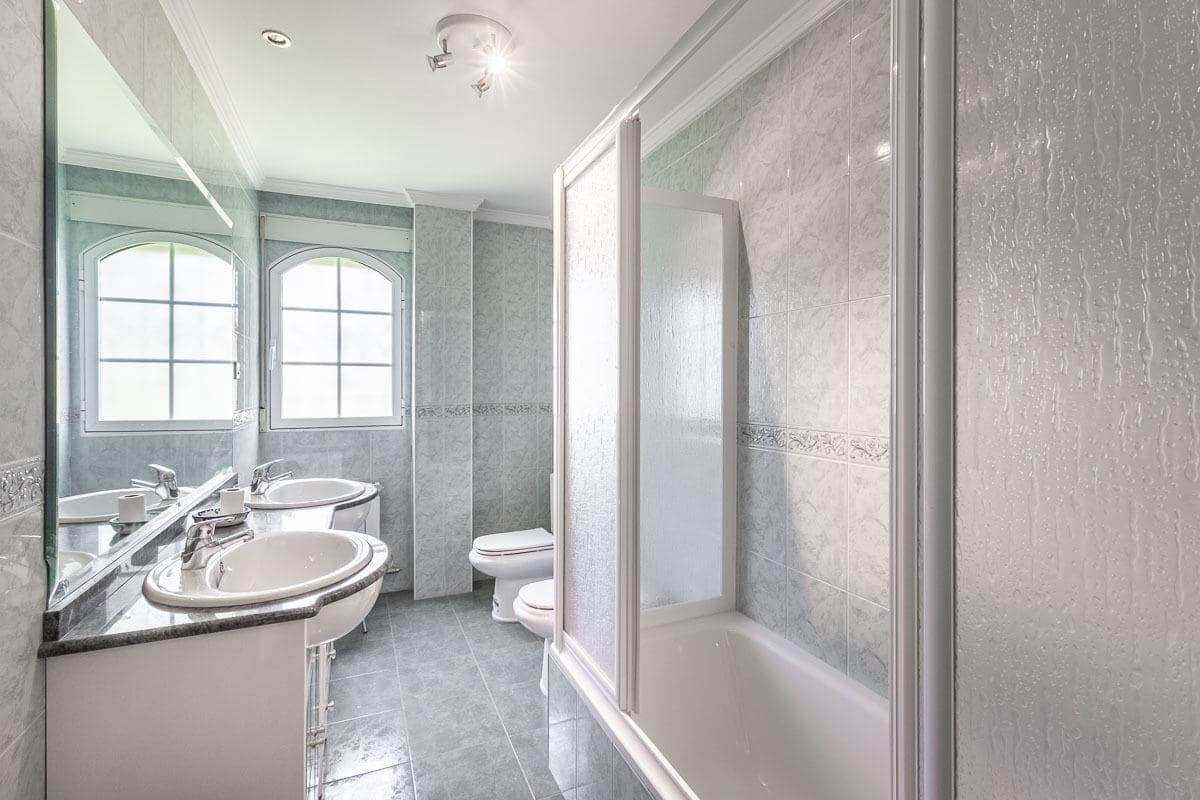 5 soverom Villa til salgs i Ogijares med svømmebasseng garasje - € 550 000 (Ref: 10155485)