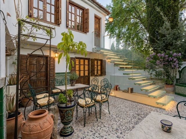6 soverom Hus til salgs i Albaicin, Granada by med svømmebasseng - € 890 000 (Ref: 10155486)