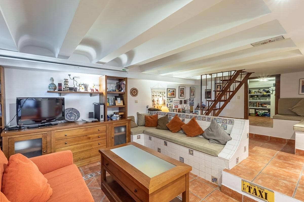 Chalet de 5 habitaciones en La Zubia en venta con piscina garaje - 399.000 € (Ref: 10157873)