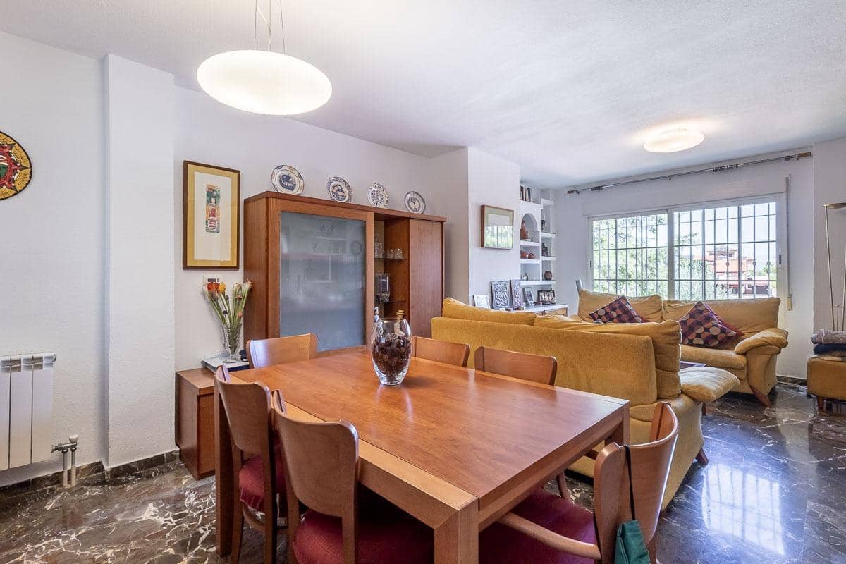 Chalet de 5 habitaciones en La Zubia en venta con piscina garaje - 399.000 € (Ref: 10157873)