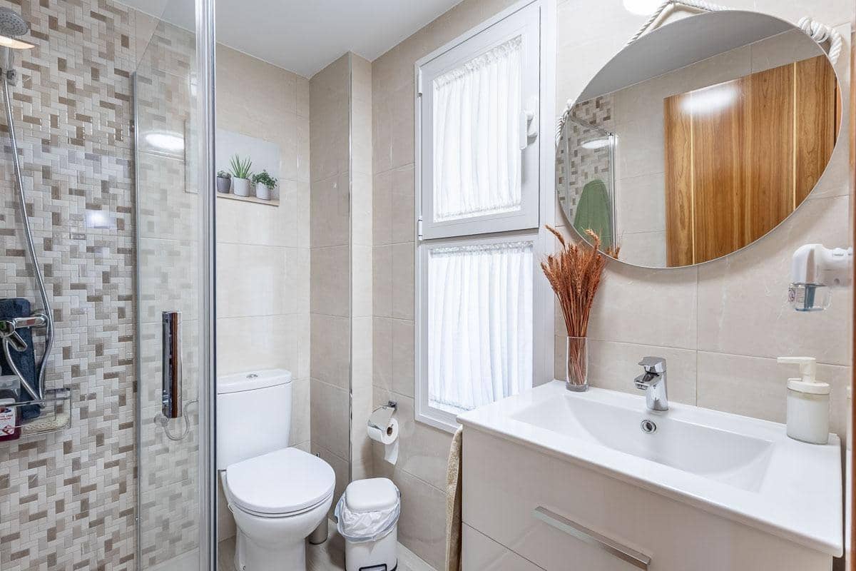 Chalet de 5 habitaciones en La Zubia en venta con piscina garaje - 399.000 € (Ref: 10157873)