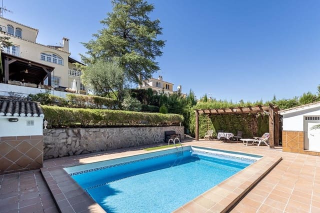 5 soveværelse Villa til salg i La Zubia med swimmingpool garage - € 399.000 (Ref: 10157873)