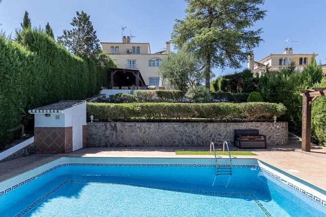5 soveværelse Villa til salg i La Zubia med swimmingpool garage - € 399.000 (Ref: 10157873)