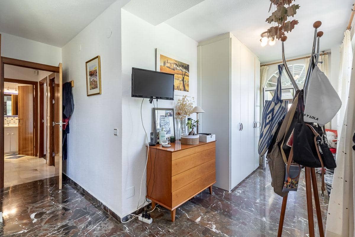 Chalet de 5 habitaciones en La Zubia en venta con piscina garaje - 399.000 € (Ref: 10157873)