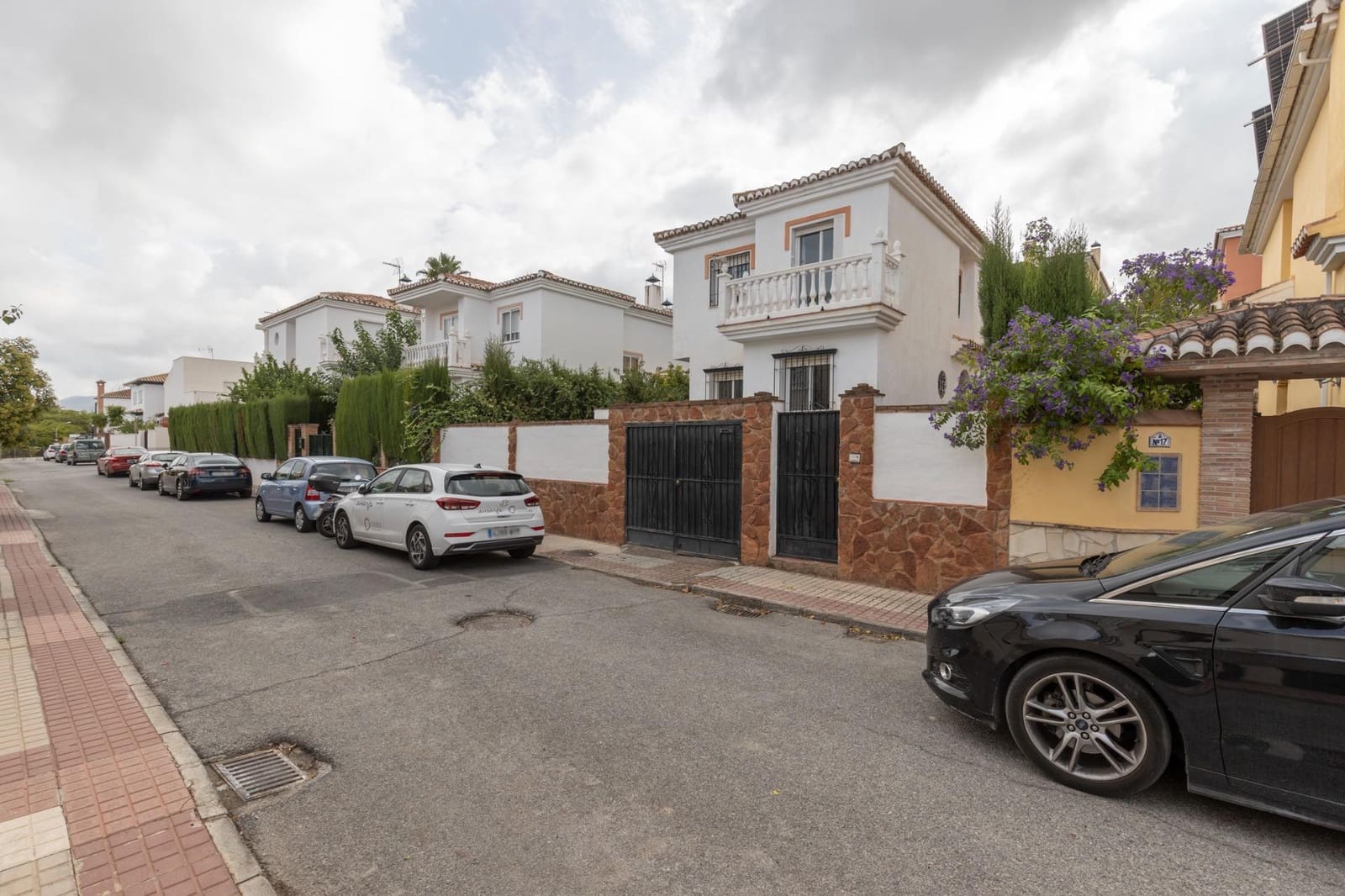 4 bedroom Villa for sale in La Zubia with pool - € 279,000 (Ref: 10159641)