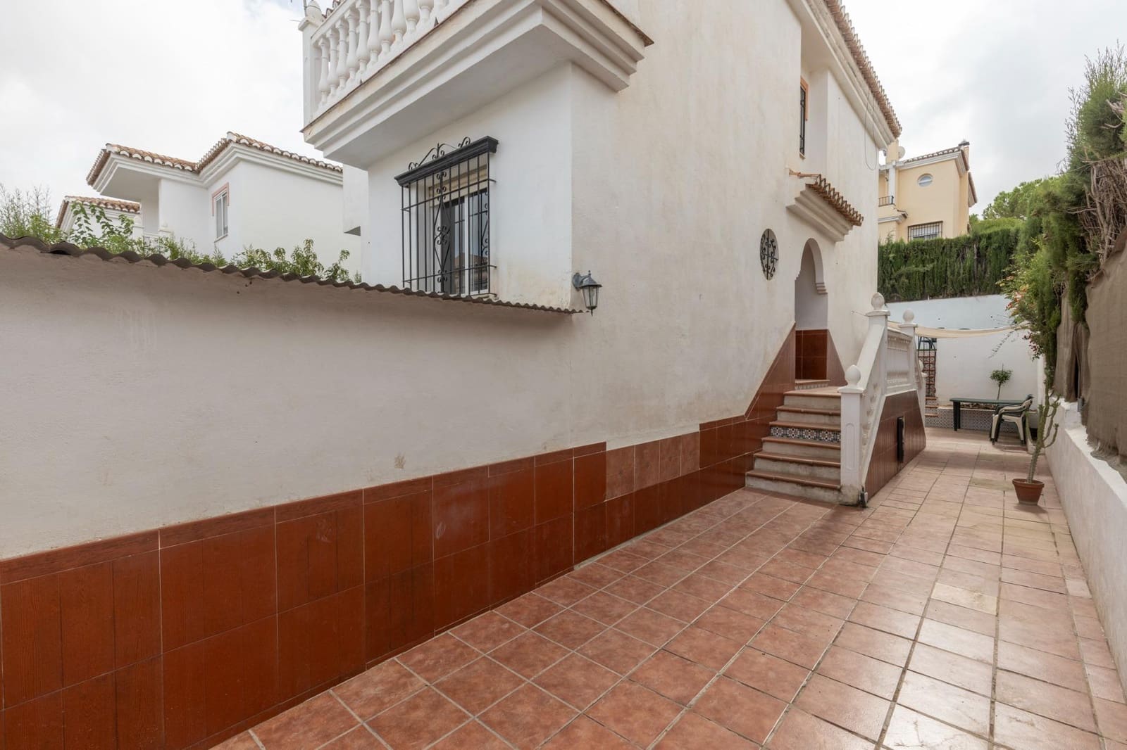 4 bedroom Villa for sale in La Zubia with pool - € 279,000 (Ref: 10159641)