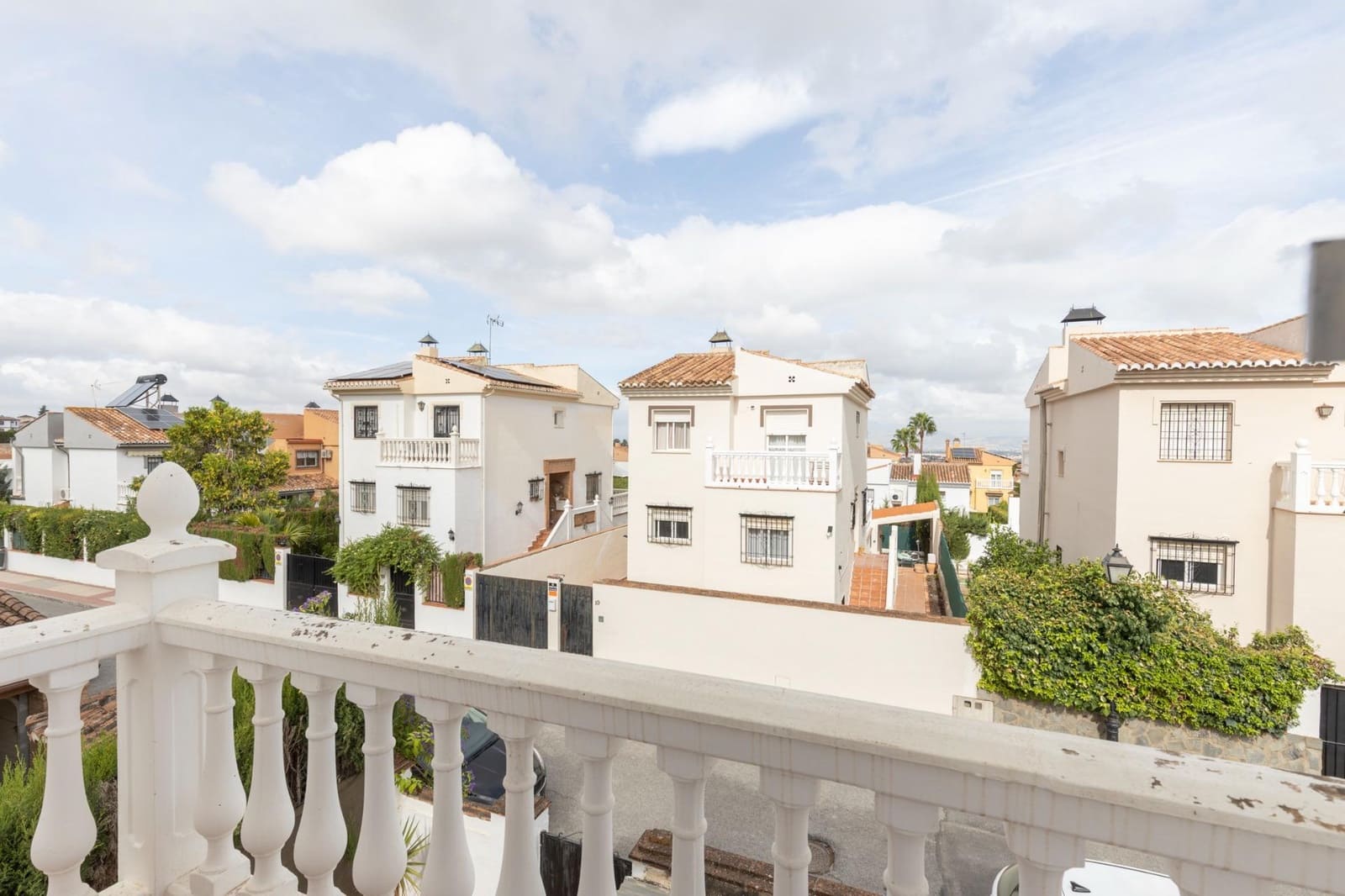 4 bedroom Villa for sale in La Zubia with pool - € 279,000 (Ref: 10159641)