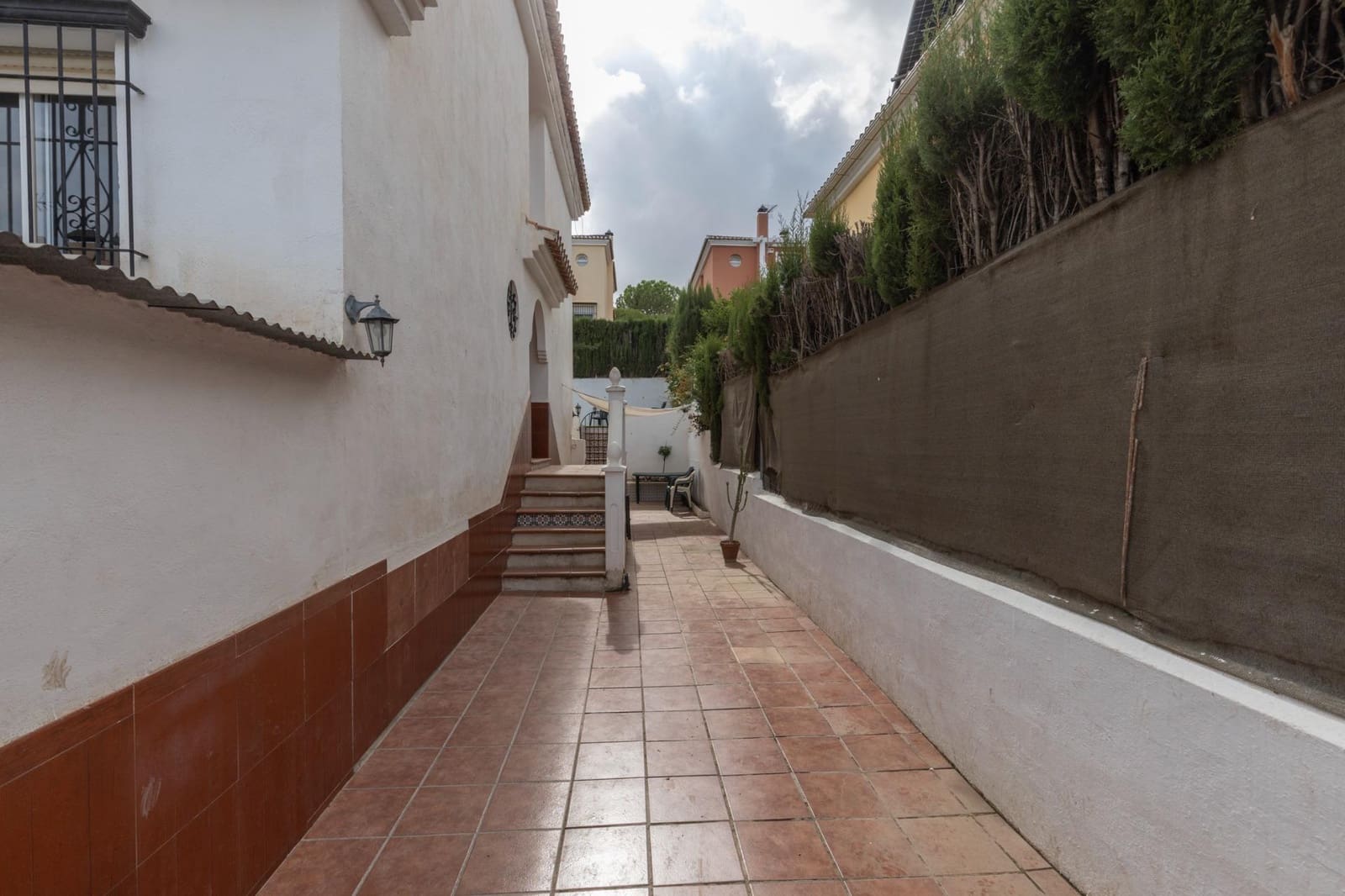 4 bedroom Villa for sale in La Zubia with pool - € 279,000 (Ref: 10159641)