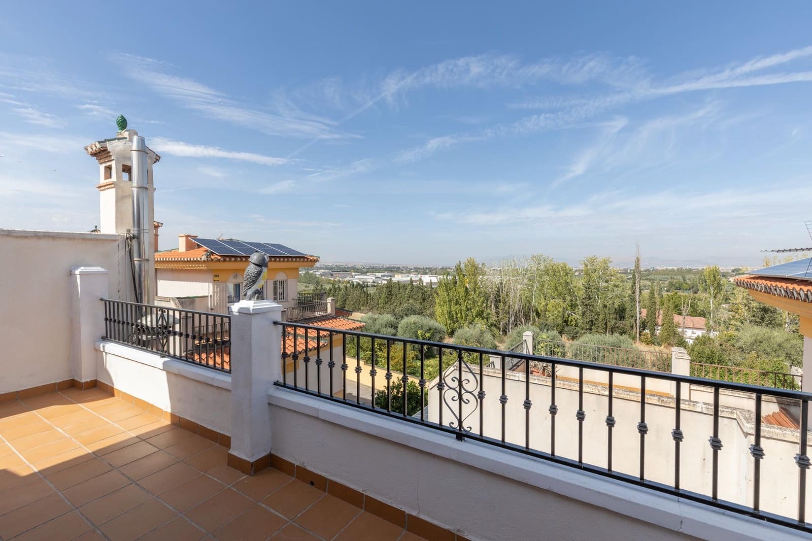 4 slaapkamer Rijtjeshuis te koop in Cajar met zwembad garage - € 295.000 (Ref: 10159642)