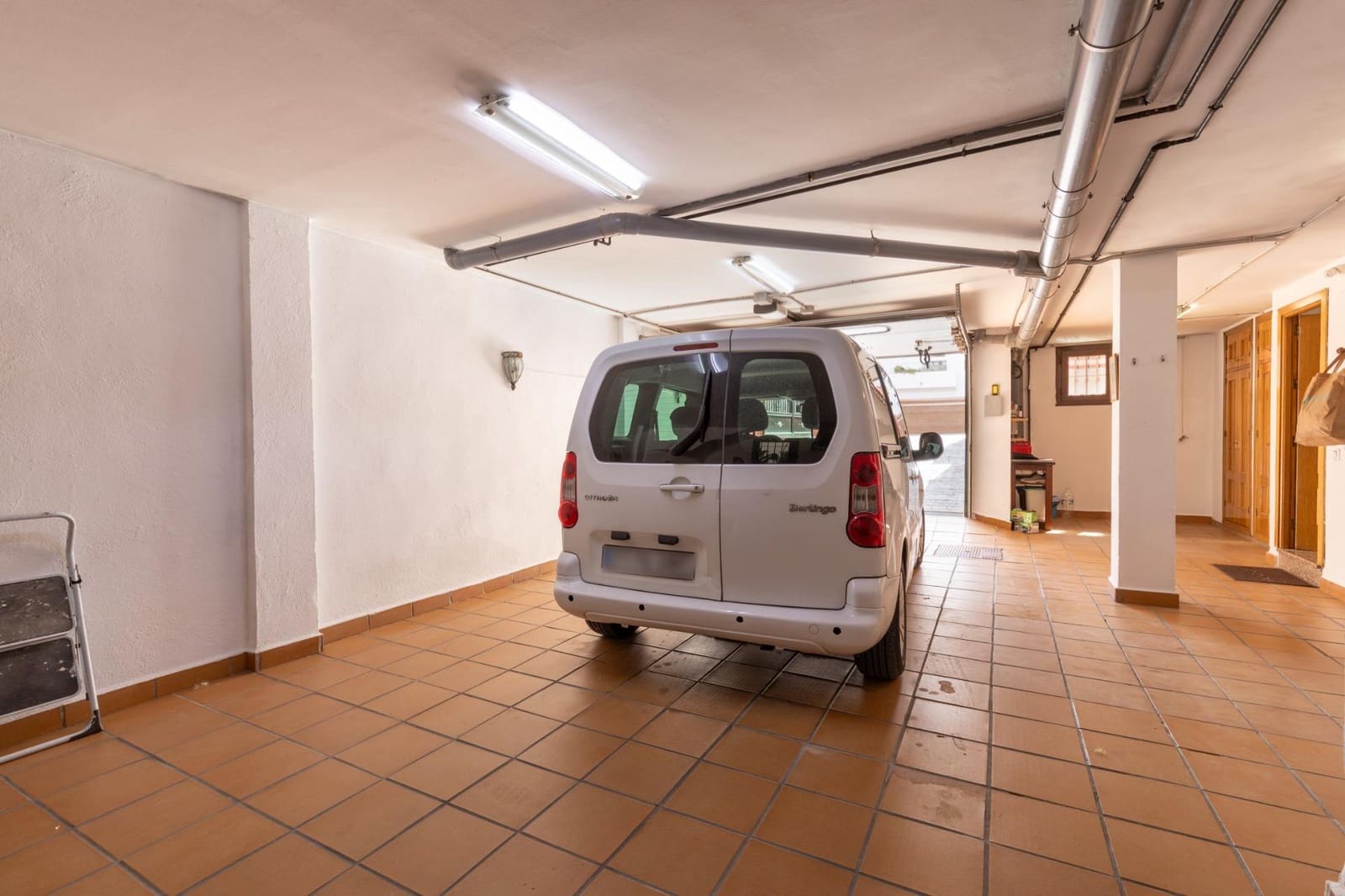 4 slaapkamer Rijtjeshuis te koop in Cajar met zwembad garage - € 295.000 (Ref: 10159642)