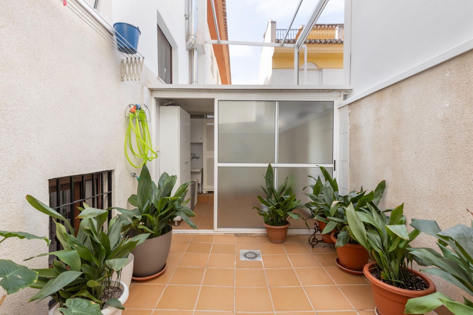 4 slaapkamer Rijtjeshuis te koop in Cajar met zwembad garage - € 295.000 (Ref: 10159642)