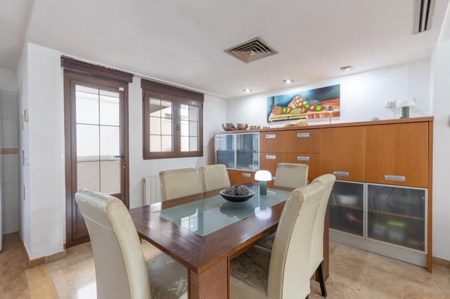 4 slaapkamer Rijtjeshuis te koop in Cájar met zwembad garage - € 295.000 (Ref: 10159642)