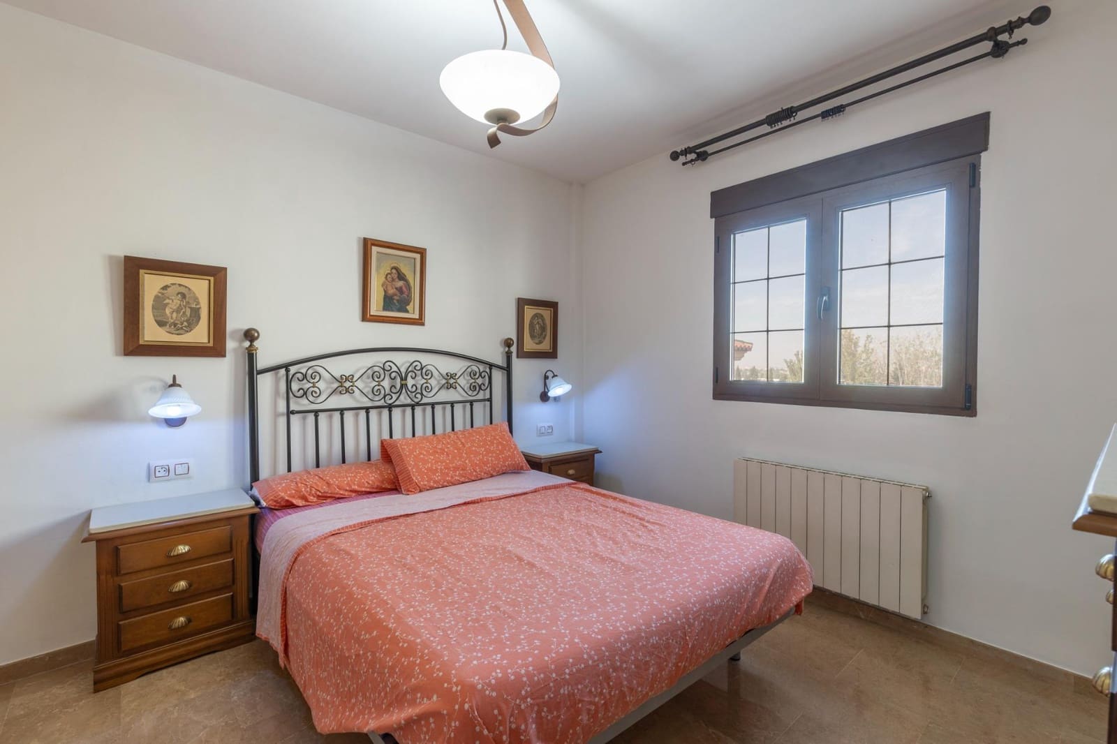 4 slaapkamer Rijtjeshuis te koop in Cajar met zwembad garage - € 295.000 (Ref: 10159642)