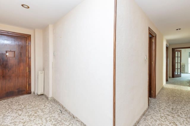 4 makuuhuone Asunto myytävänä paikassa Centro, Granada kaupunki mukana 
autotalli - 485 000 € (Ref: 10159643)