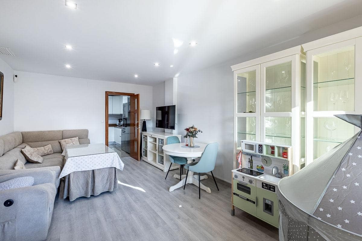 3 soverom Rekkehus til salgs i Churriana de la Vega med garasje - € 309 000 (Ref: 10159644)