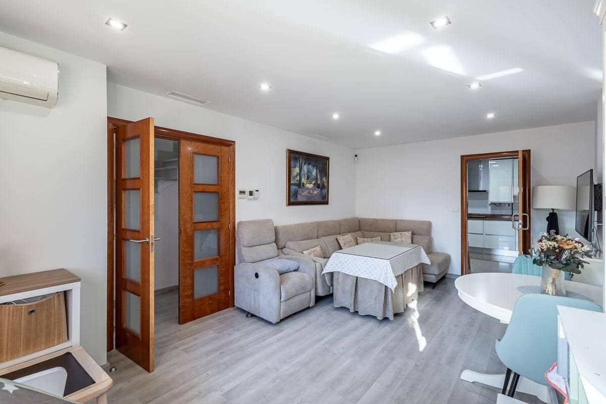 3 soverom Rekkehus til salgs i Churriana de la Vega med garasje - € 309 000 (Ref: 10159644)