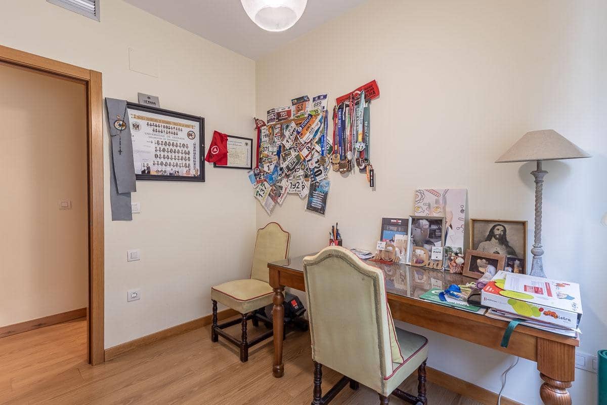 3 Zimmer Wohnung zu verkaufen in Granada Stadt mit Garage - 439.000 € (Ref: 10159645)