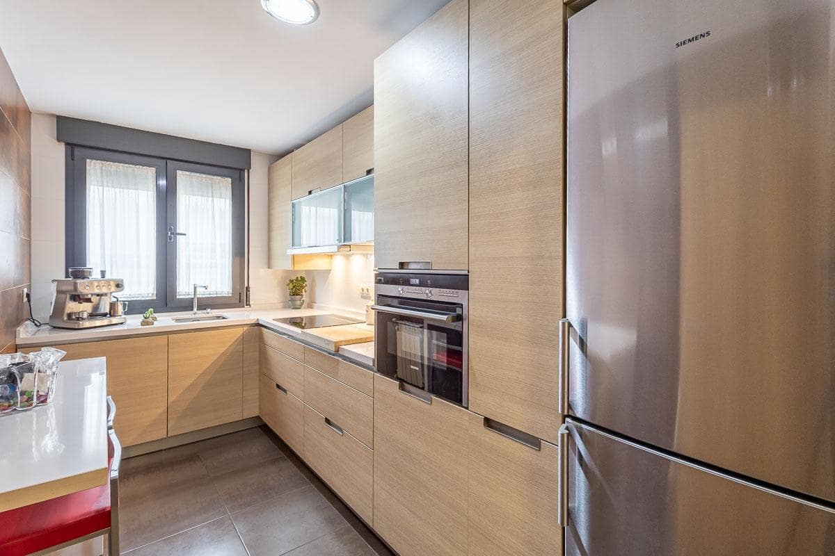 3 Zimmer Wohnung zu verkaufen in Granada Stadt mit Garage - 439.000 € (Ref: 10159645)