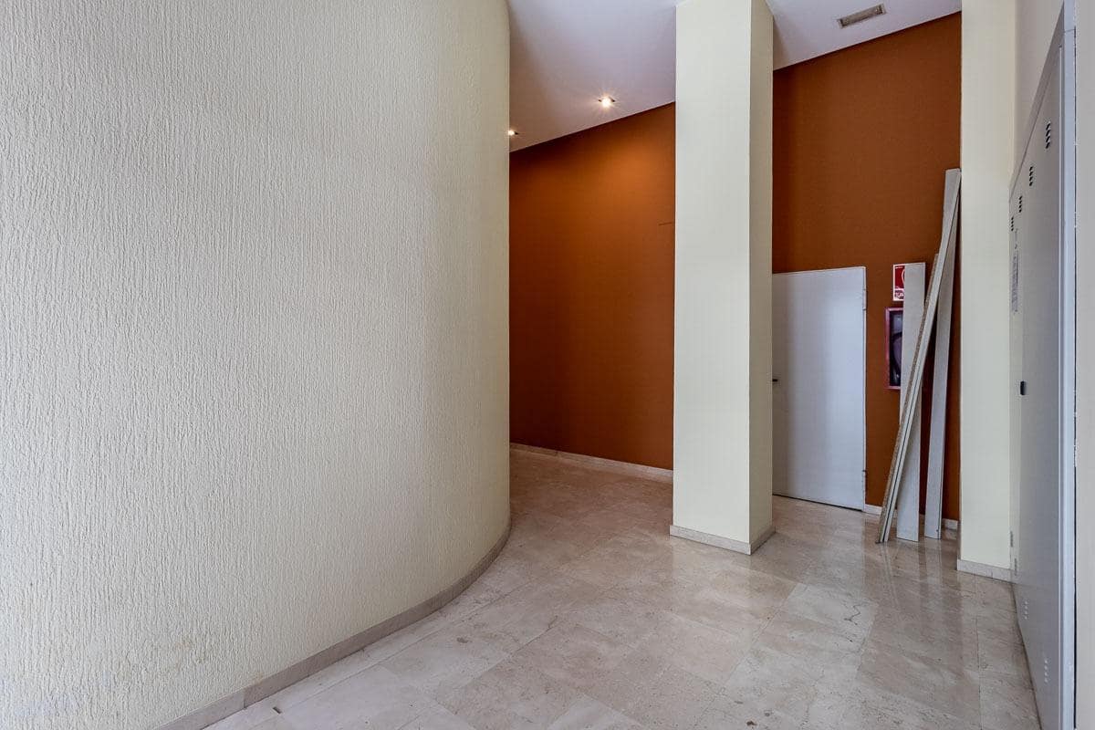 3 Zimmer Wohnung zu verkaufen in Granada Stadt mit Garage - 439.000 € (Ref: 10159645)