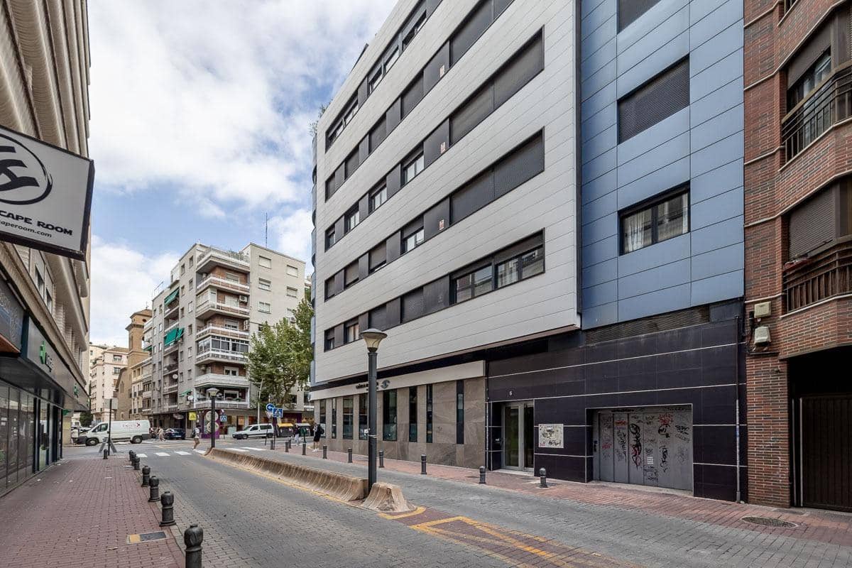 3 Zimmer Wohnung zu verkaufen in Granada Stadt mit Garage - 439.000 € (Ref: 10159645)
