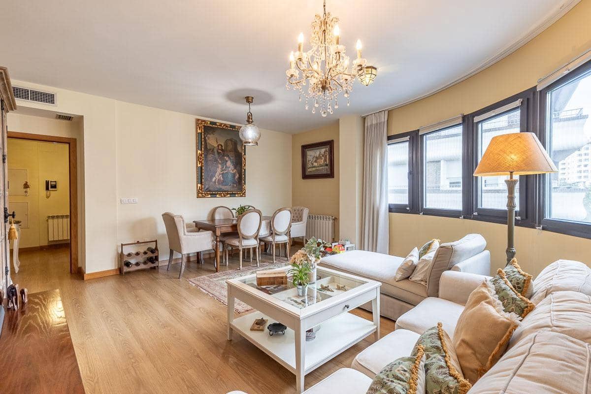 3 Zimmer Wohnung zu verkaufen in Granada Stadt mit Garage - 439.000 € (Ref: 10159645)