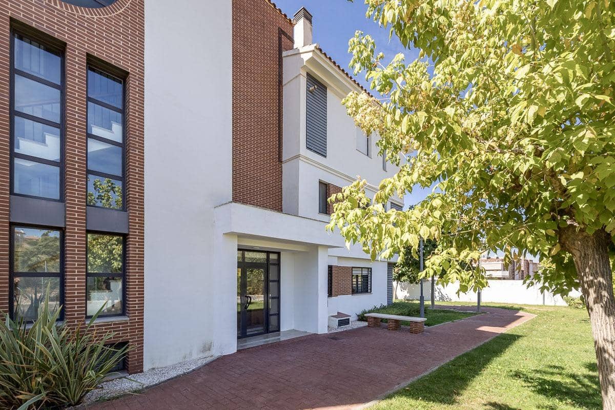 2 soveværelse Lejlighed til salg i Albolote med swimmingpool garage - € 260.000 (Ref: 10159646)