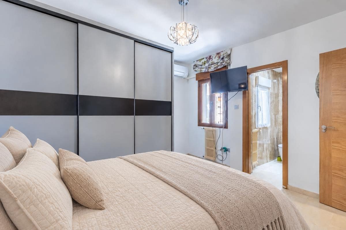 3 soveværelse Lejlighed til salg i Granada by med garage - € 395.000 (Ref: 10159647)