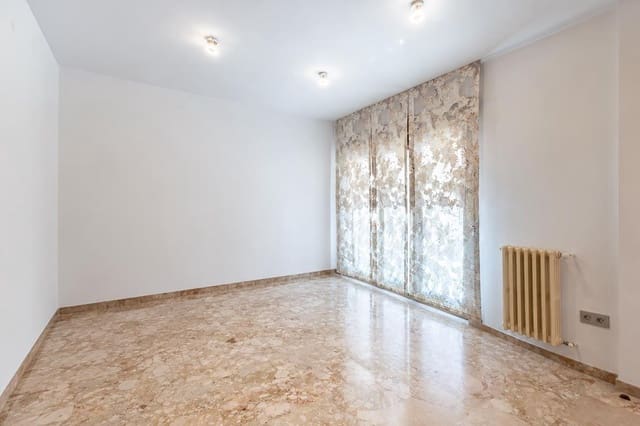 3 soveværelse Lejlighed til salg i Centro - Sagrario, Granada by med garage - € 395.000 (Ref: 10159647)