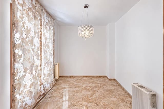 3 soveværelse Lejlighed til salg i Centro - Sagrario, Granada by med garage - € 395.000 (Ref: 10159647)