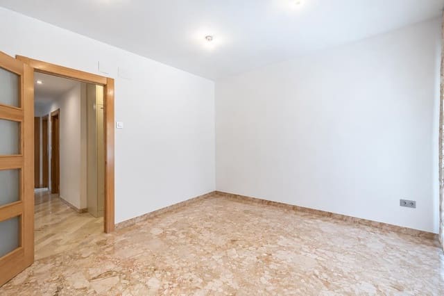 3 soveværelse Lejlighed til salg i Centro - Sagrario, Granada by med garage - € 395.000 (Ref: 10159647)
